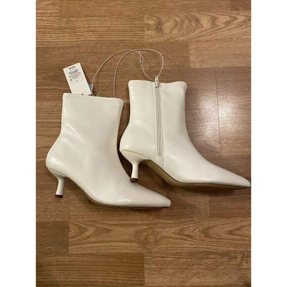 NEW A New Day Lonnie White Faux Leather Kitten Heel Ankle Boots Women Size 7 - Picture 10 of 16